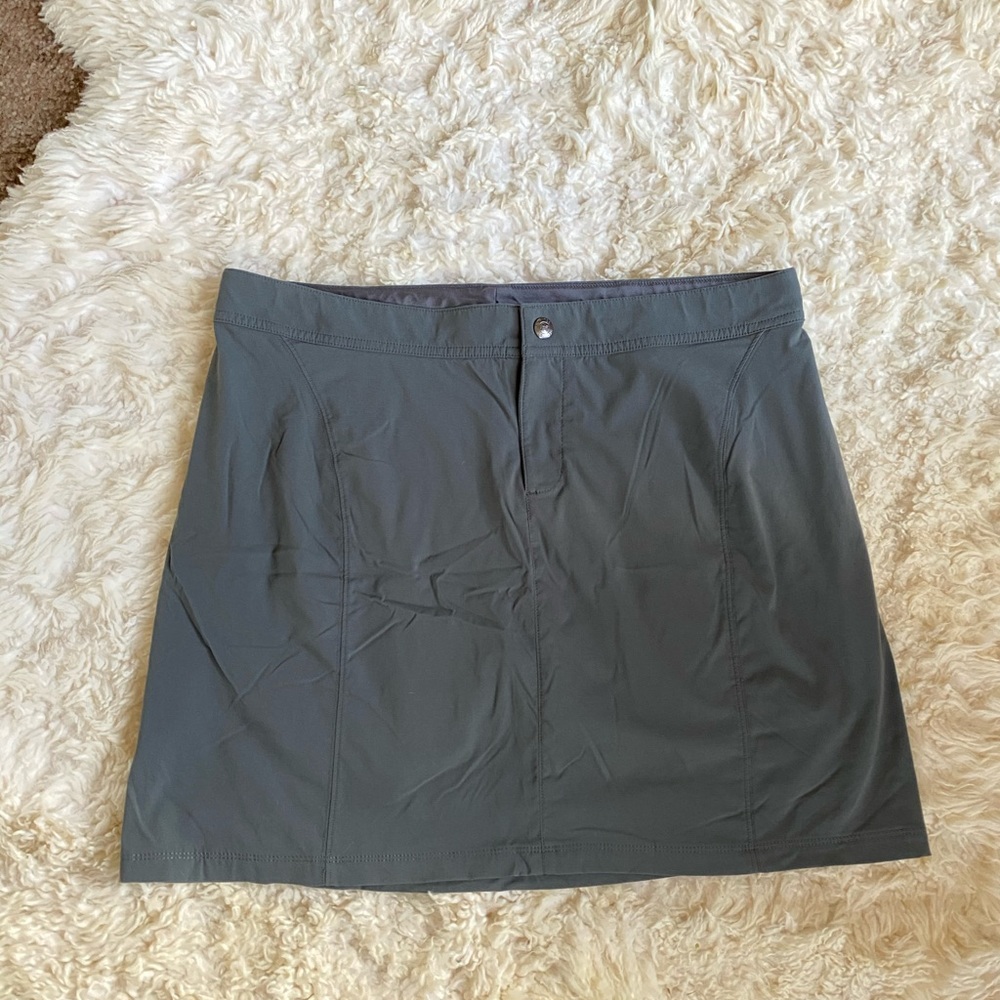 COLUMBIA OMNI SHIELD SKORT 14/46